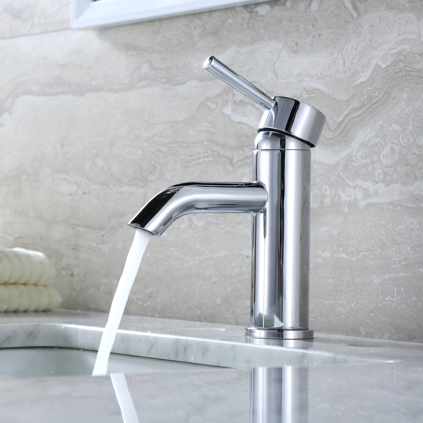 Single Hole Single-Handle Bathroom Faucet with drain in Chrome