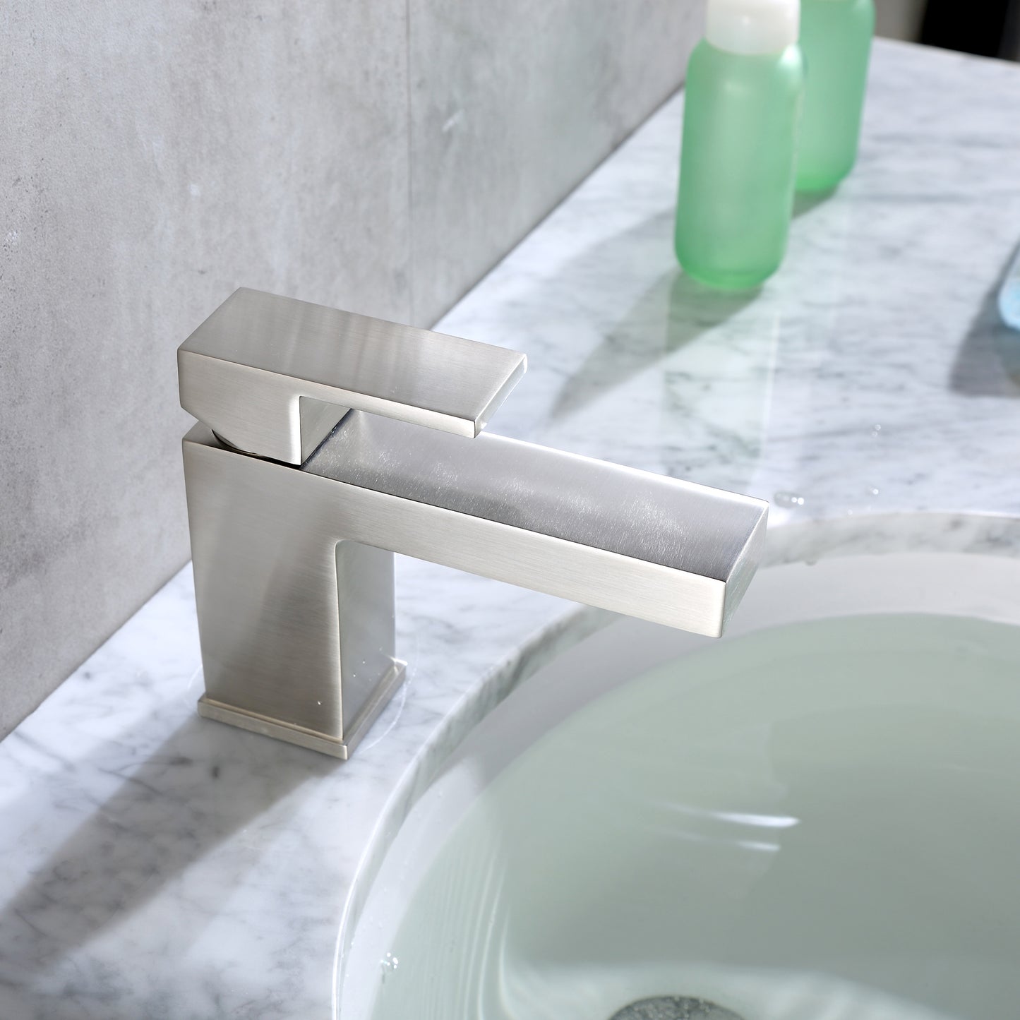 Single Hole Single-Handle Bathroom Faucet with drain in Brushed Nickel