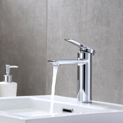 Single Hole Single-Handle Bathroom Faucet with drain in Chrome