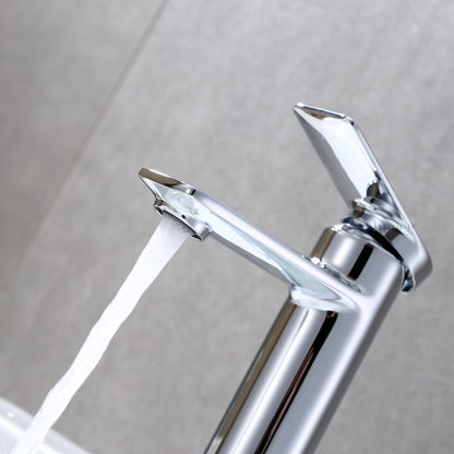 Single Hole Single-Handle Bathroom Faucet with drain in Chrome