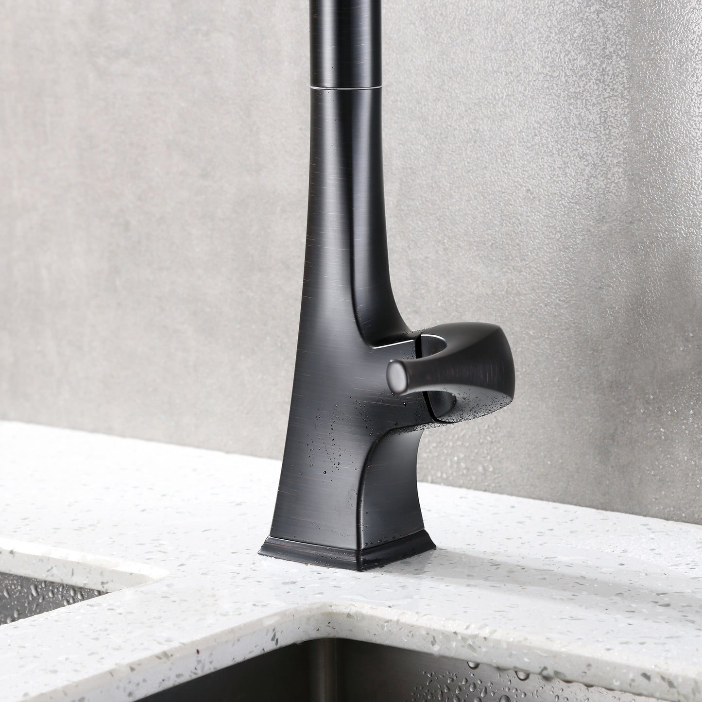 Single-Handle Pull-Down Sprayer Kitchen Faucet with 2-Function Spray Head 359 in Oil Rubbed Bronze