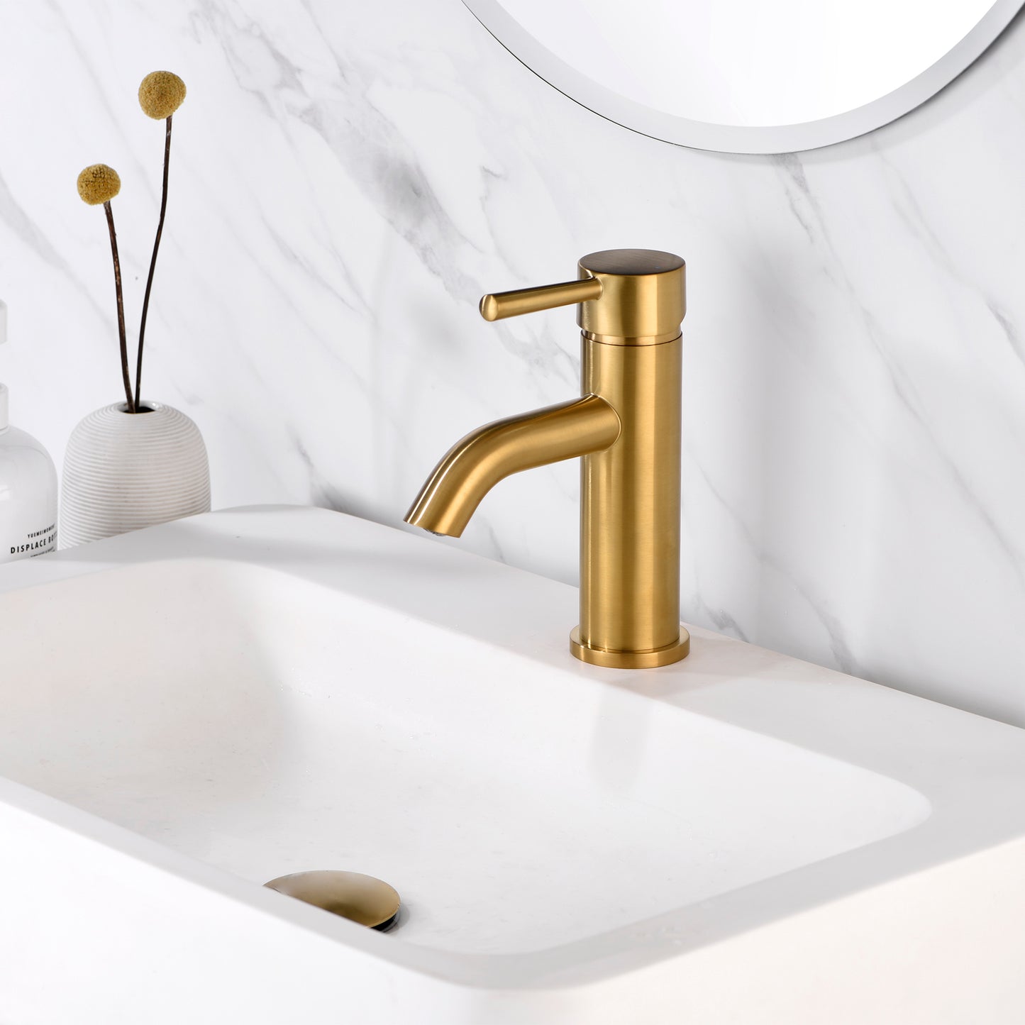 Single Hole Single-Handle Bathroom Faucet with drain in Brushed Gold