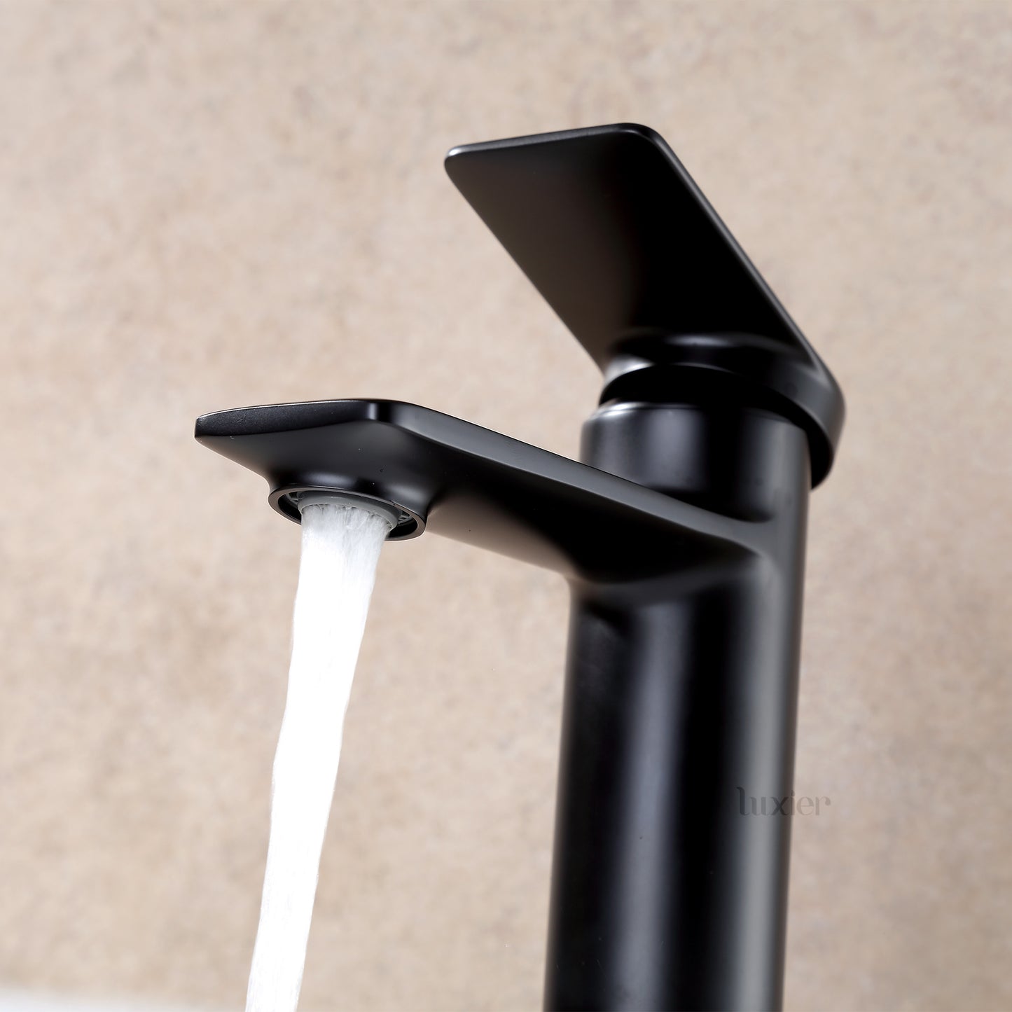 Single Hole Single-Handle Bathroom Faucet with drain in Matte Black