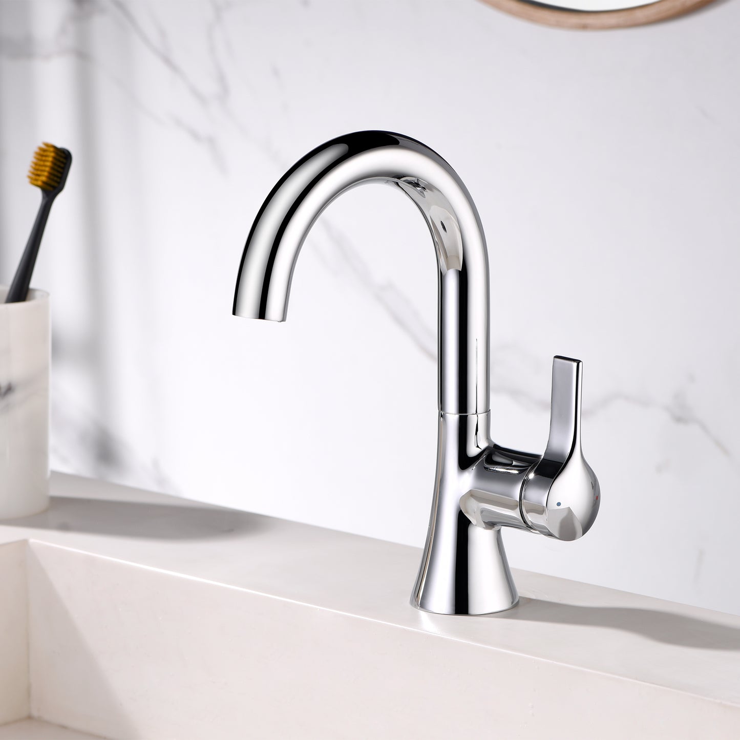 Single Hole Single-Handle Bathroom Faucet with drain in Chrome