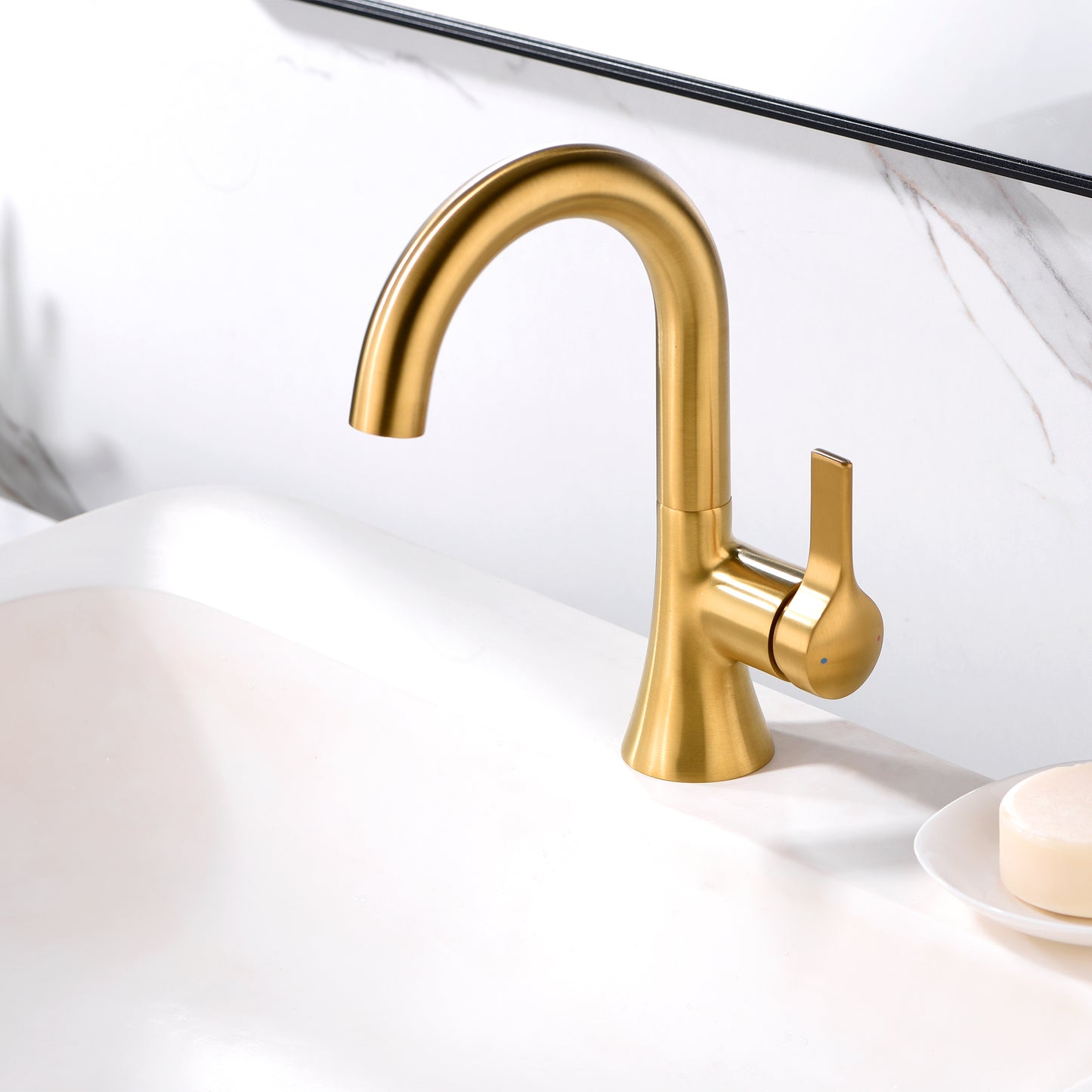 Single Hole Single-Handle Bathroom Faucet with drain in Brushed Gold