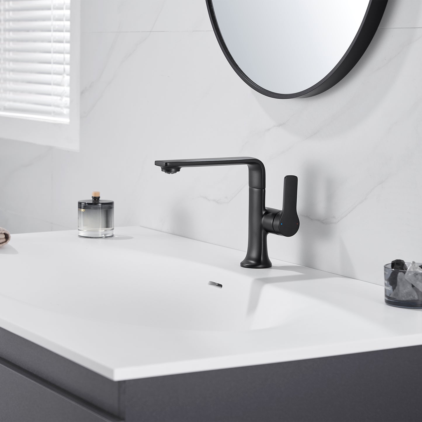 Varen Single Hole Single-Handle Bathroom Faucet with drain in Matte Black