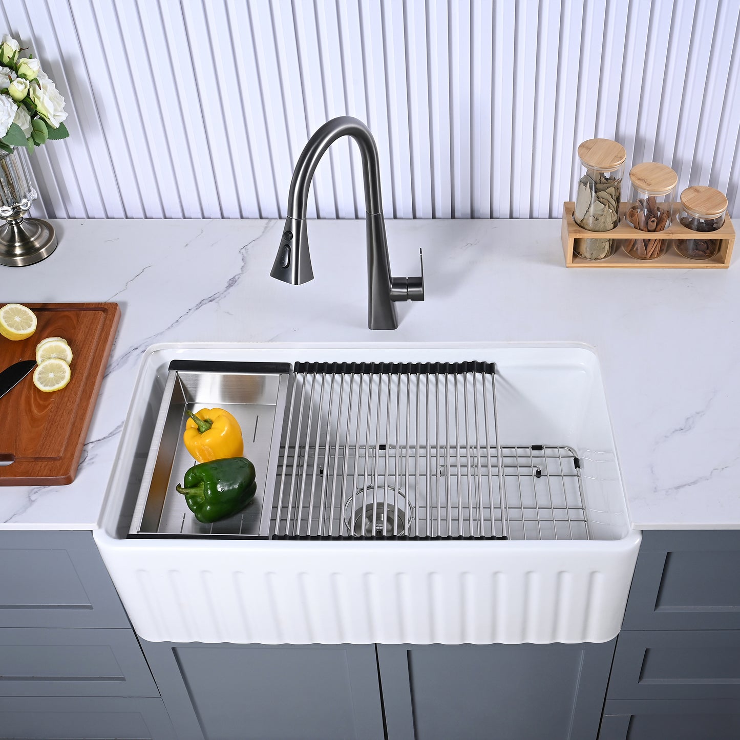 33 in. Farmhouse Apron Single Bowl Ceramic Kitchen Sink Workstation with Grid, Strainer, Colander, Rack, Cutting Board