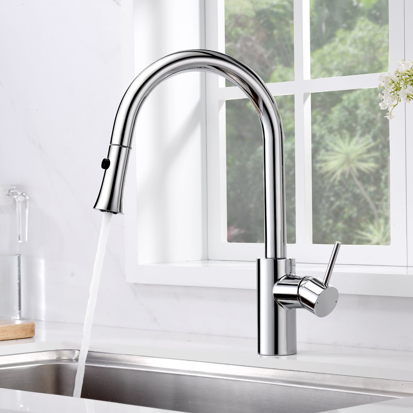 Single-Handle Pull-Down Sprayer Kitchen Faucet with 2-Function Sprayhead 298 in Chrome