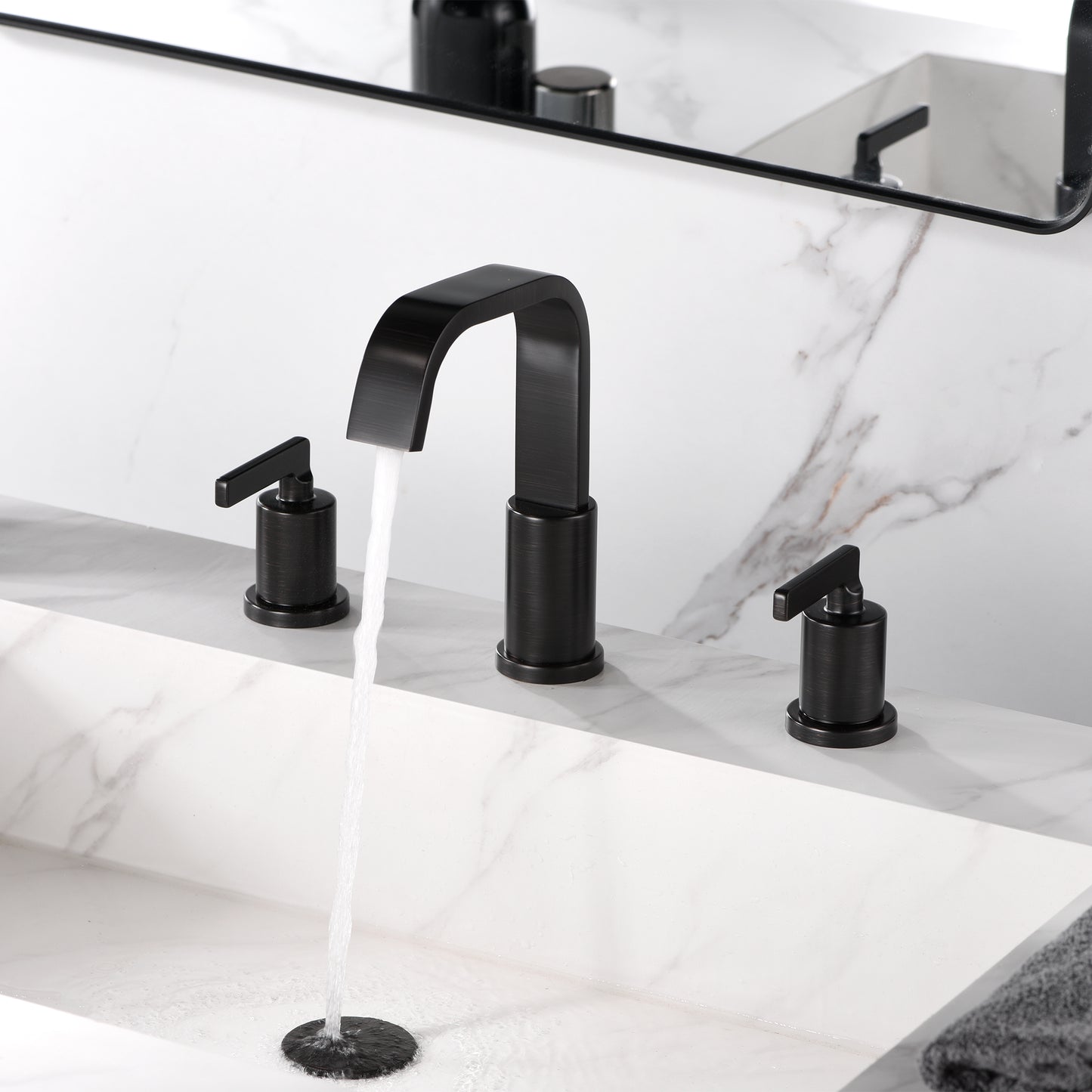 Contemporary 8 in. Widespread 2-Handle Bathroom Faucet in Oil Rubbed Bronze